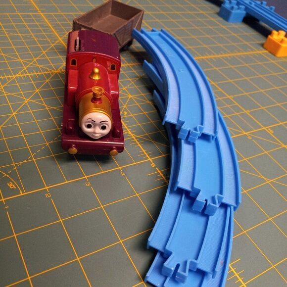 TOMY Train Lady with Troublesome Truck - Picture 1 of 8